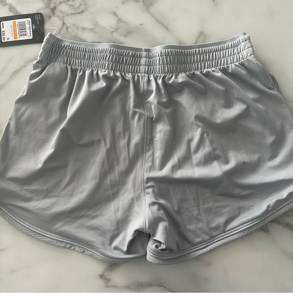 Workout shorts - Picture 3 of 3